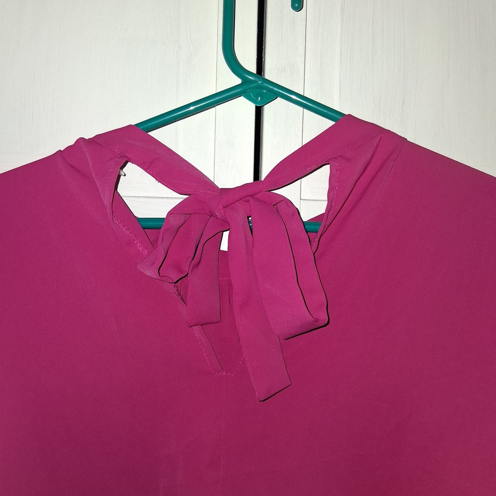 Chic Women's V-neck Blouse in Vibrant Pink - Picture 6 of 6